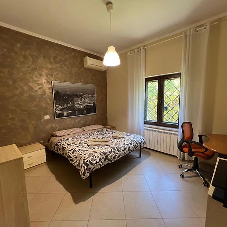 -5 Min From Bus Stop-Free Parking Экстерьер фото