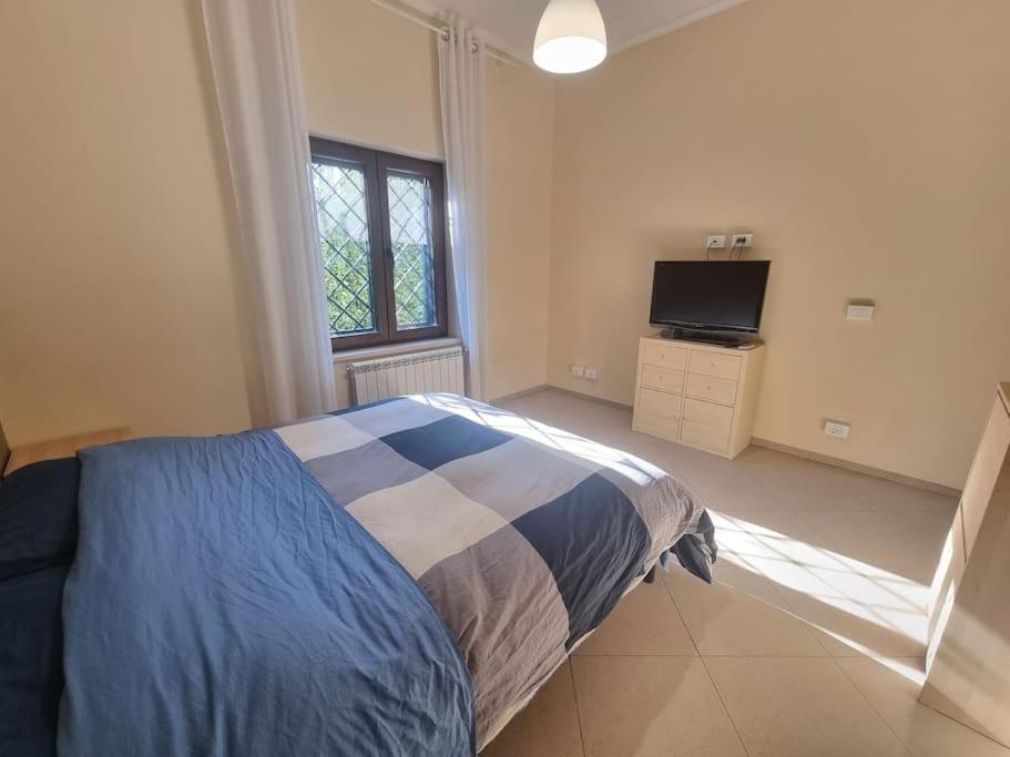 -5 Min From Bus Stop-Free Parking Экстерьер фото